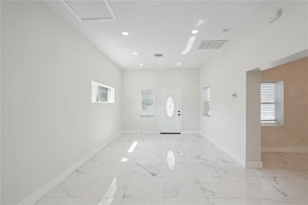 Photo of 207 AVENUE E SE
