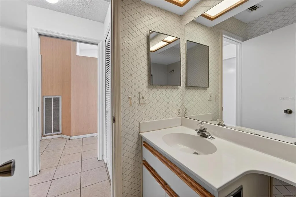 Photo of 2369 BEVERLY DRIVE