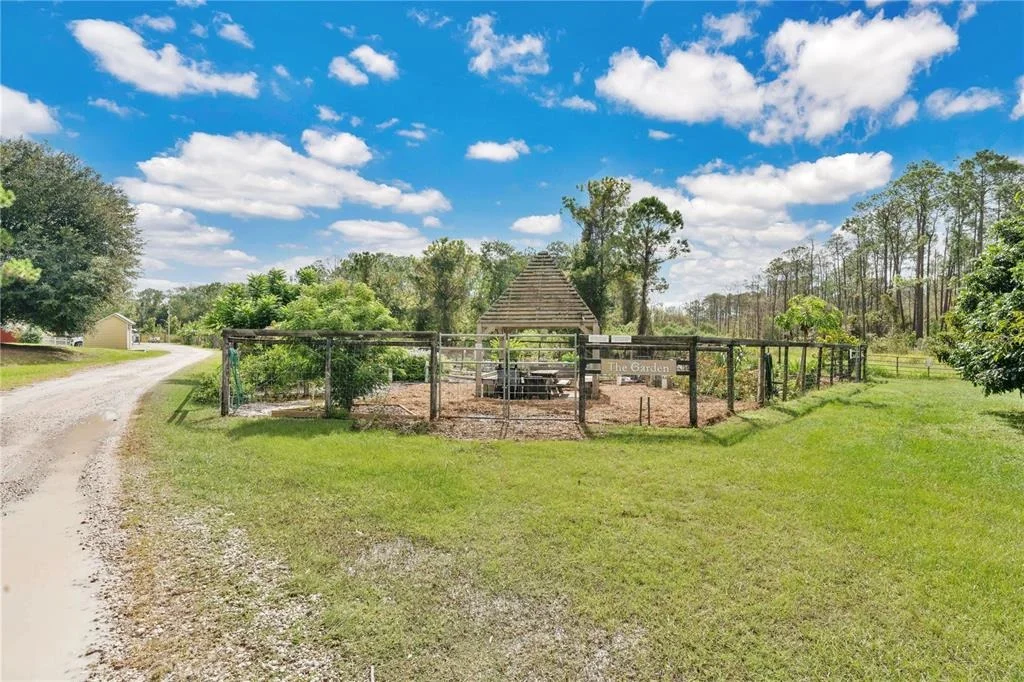 Photo of 6867 SUNDROP STREET