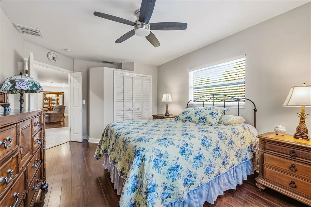 Photo of 894 JOAN STREET