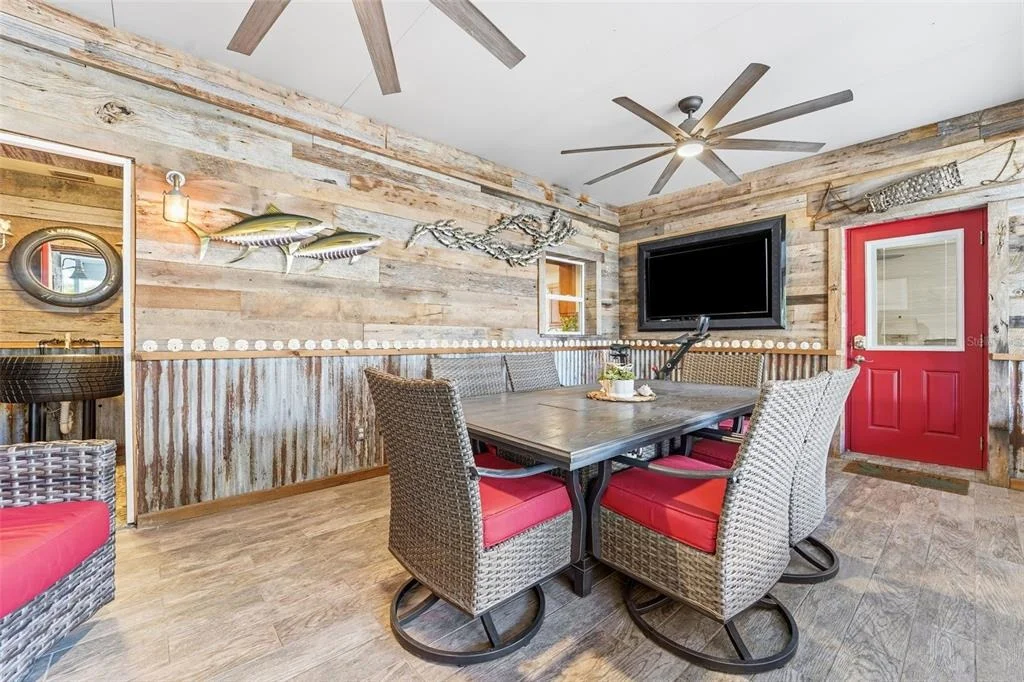 Photo of 3595 FLORAL DRIVE
