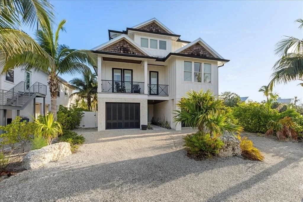 Photo of 239 S HARBOR DRIVE