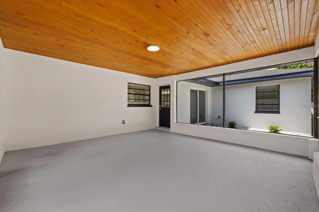 Photo of 12018 LINDEN DRIVE