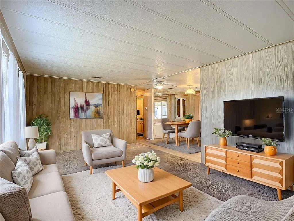 Photo of 807 SWALLOW LANE