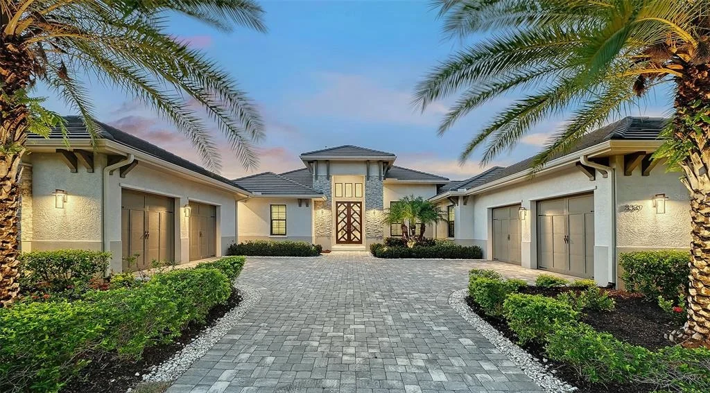 Photo of 8339 LUCERNE LOOP