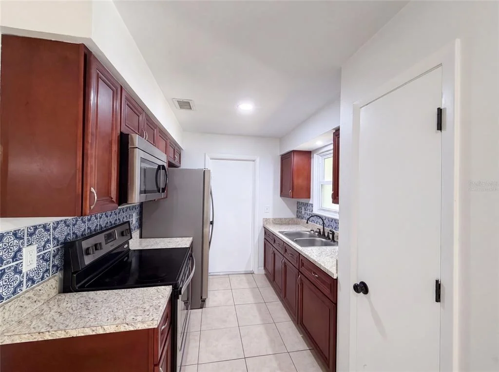 Photo of 7233 THOMAS JEFFERSON CIRCLE W