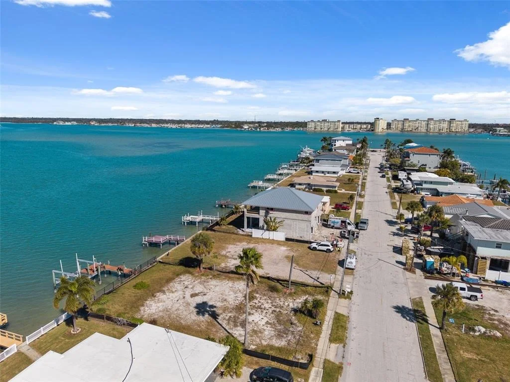 Photo of 15307 HARBOR DRIVE