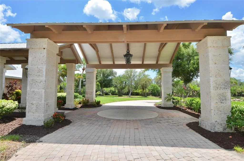 Photo of 630 N RIVER ROAD