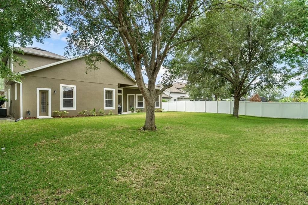 Photo of 925 BAINBRIDGE LOOP