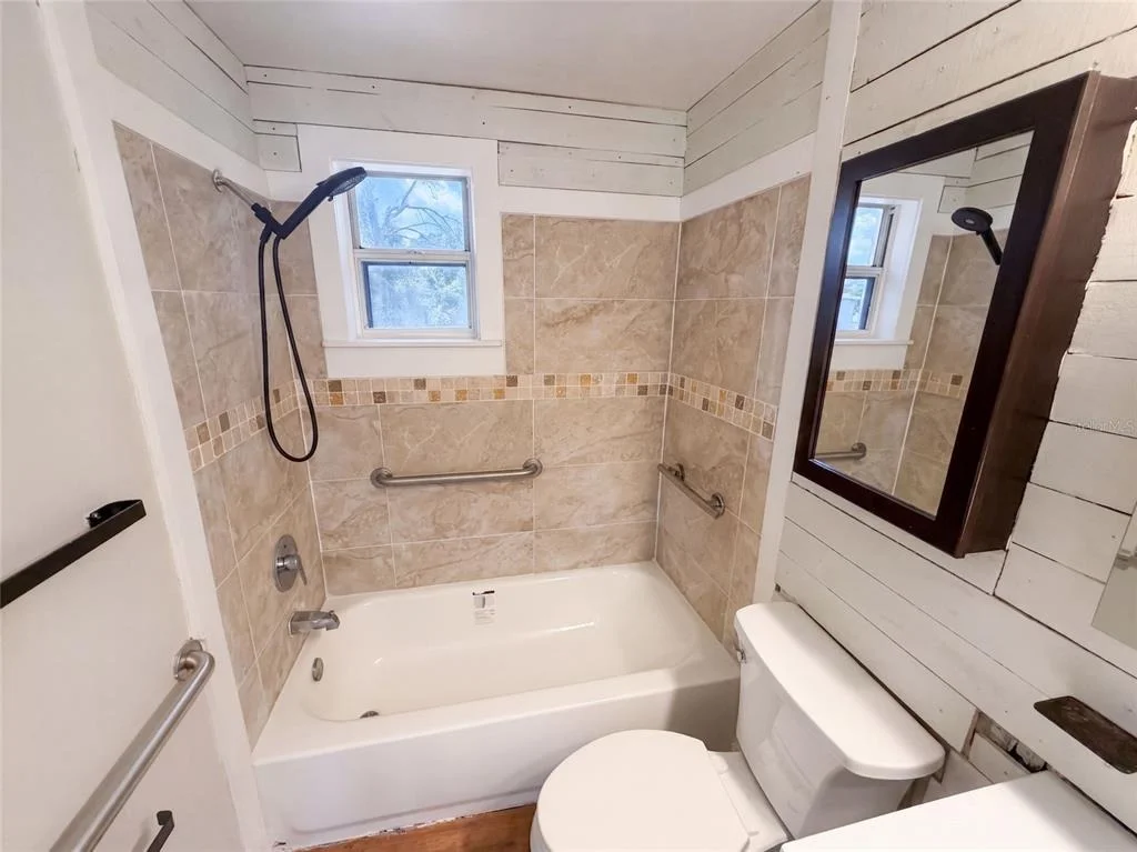 Photo of 4718 TRAFFORD ROAD
