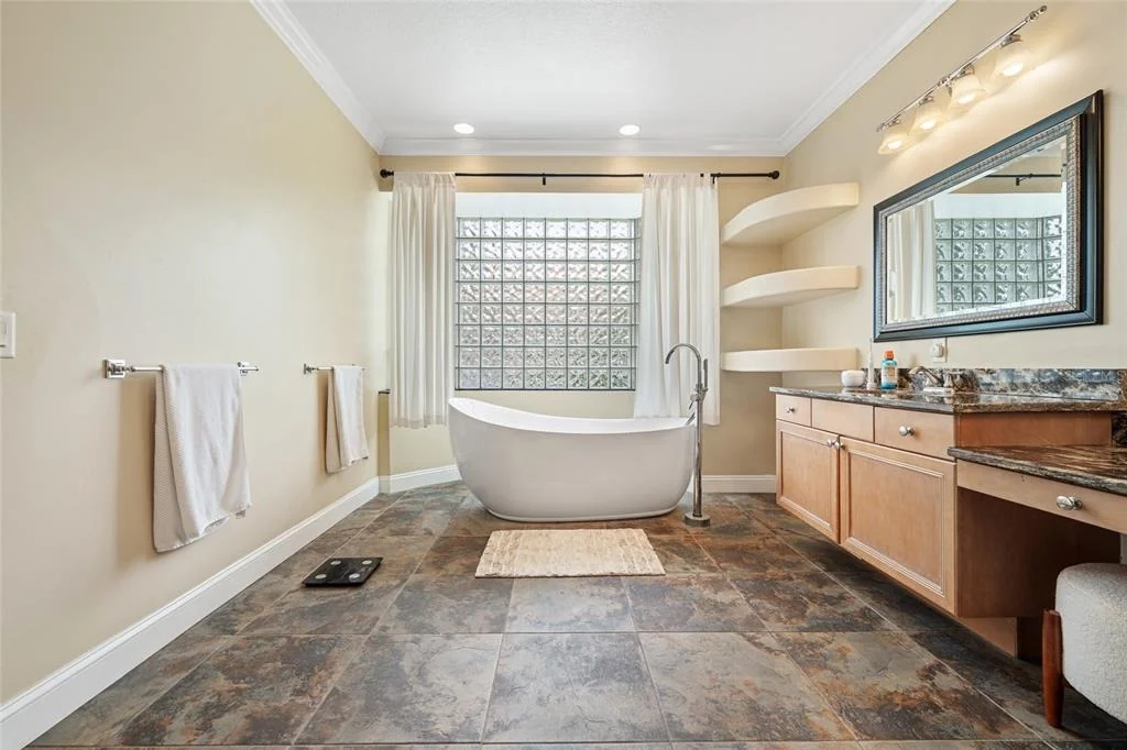 Photo of 8612 OLDBRIDGE LANE
