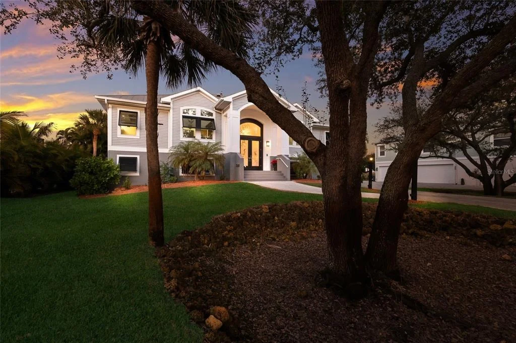 Photo of 10110 CREEKSIDE DRIVE