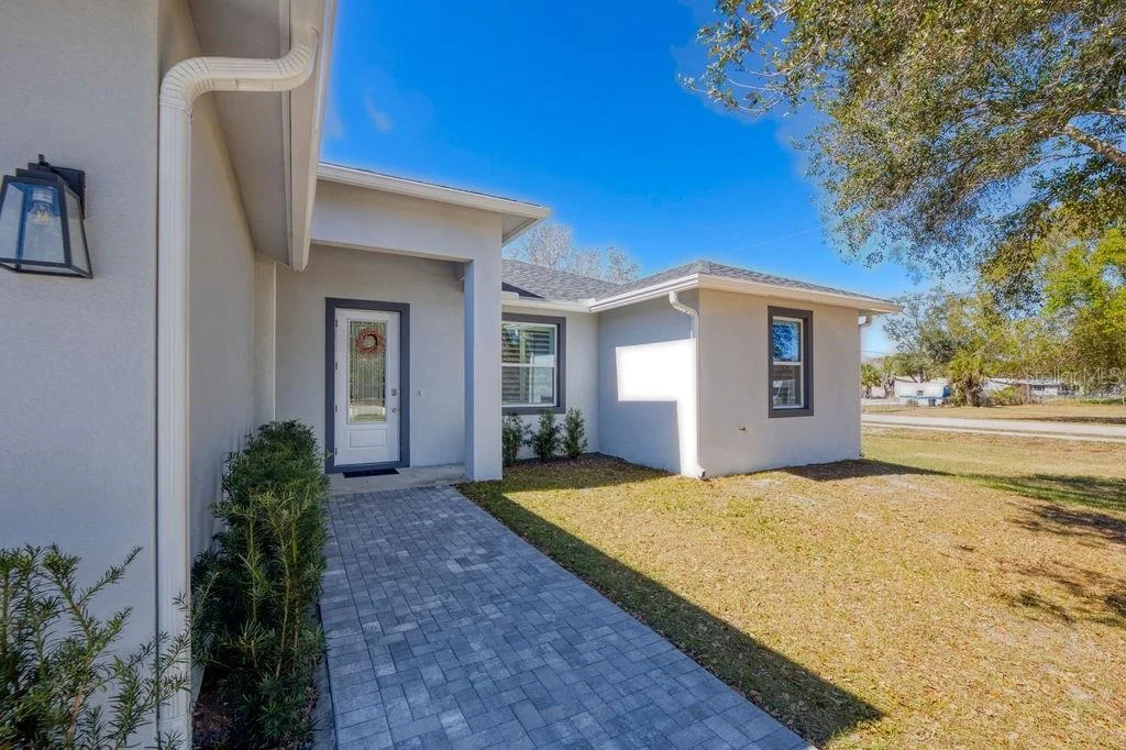 Photo of 3573 NW 18TH AVENUE