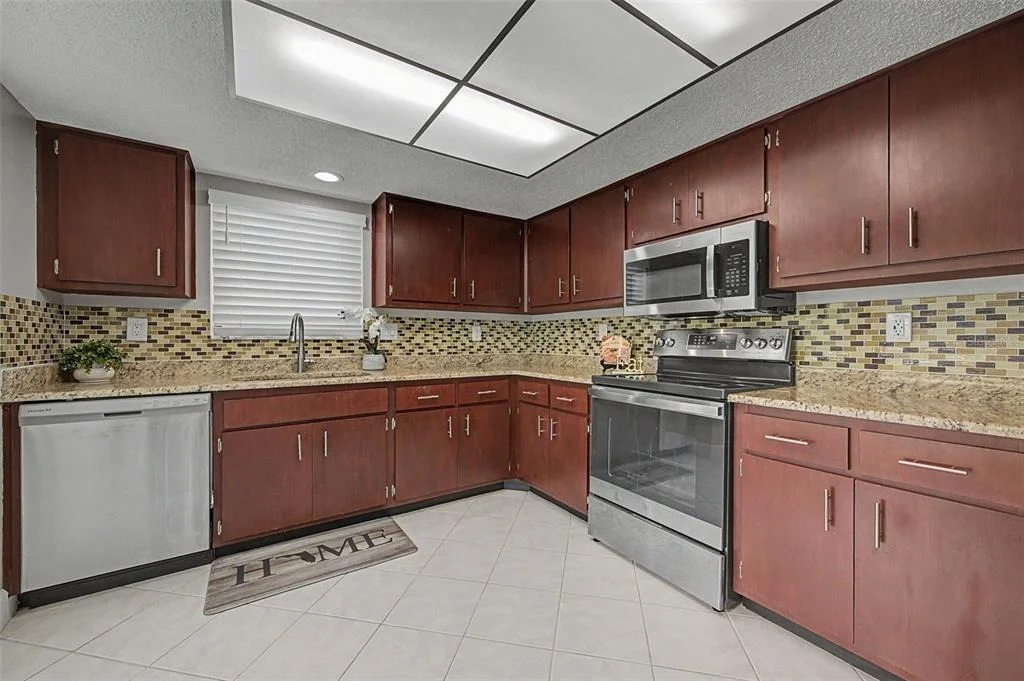 Photo of 7800 FAIRLAWN DRIVE