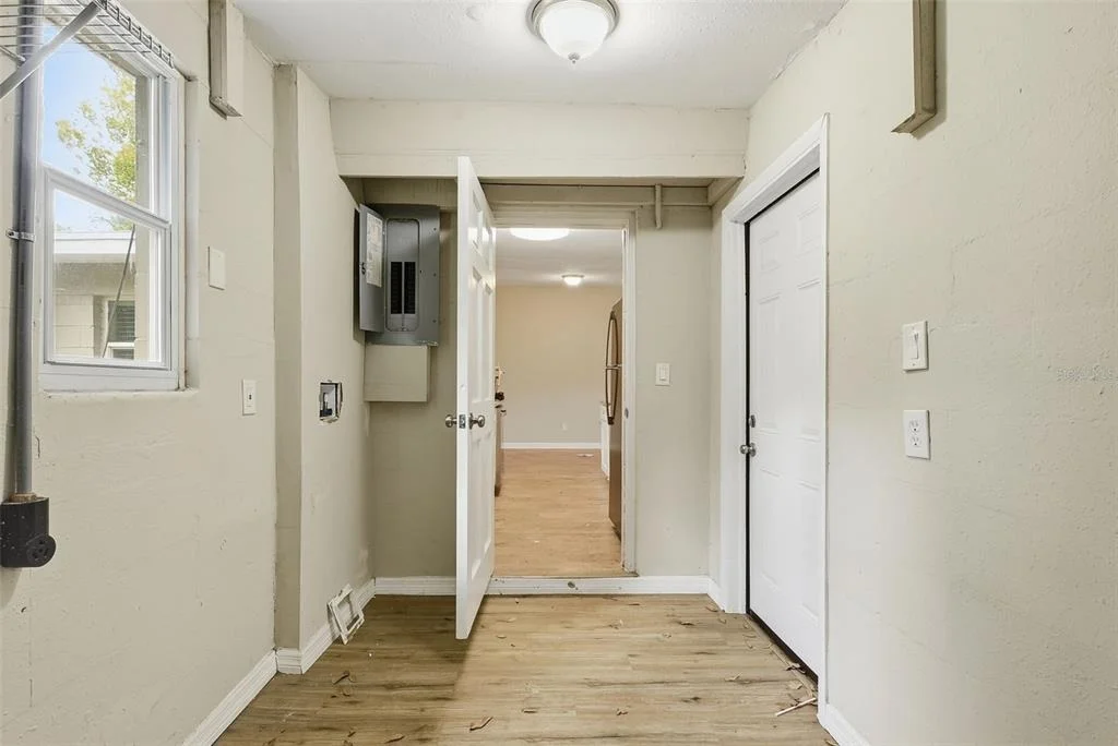 Photo of 6138 OAKCREST CIRCLE