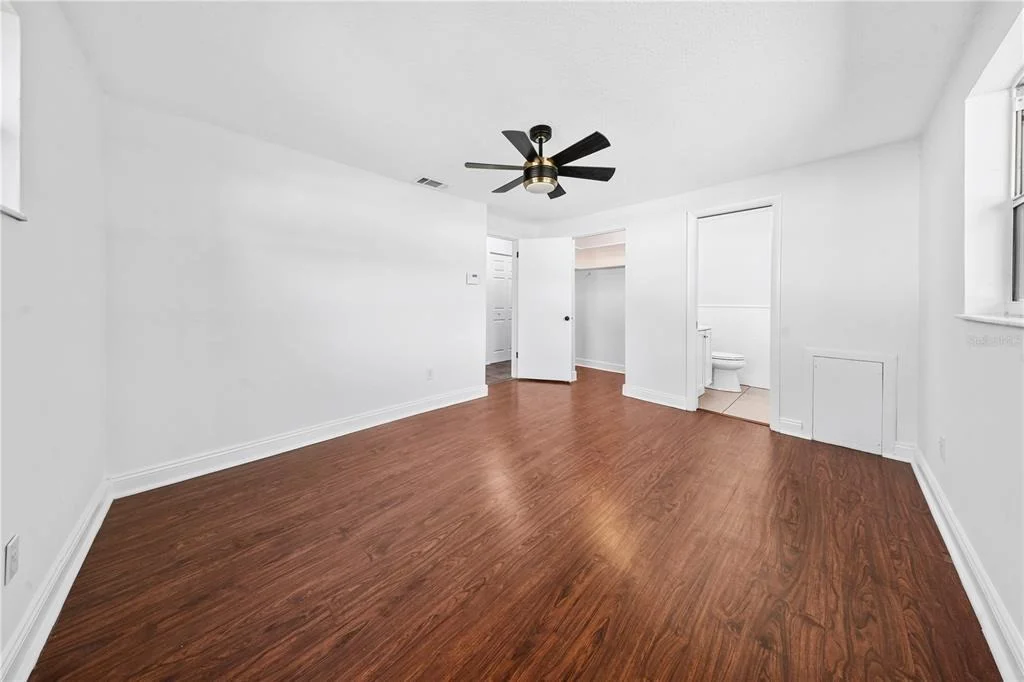 Photo of 986 LEXINGTON DRIVE