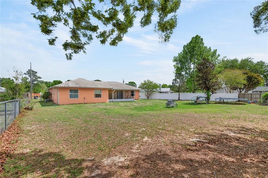Photo of 10 ALMOND TRACE