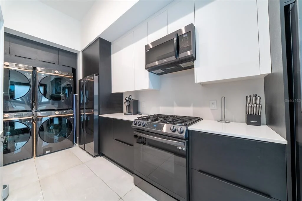 Photo of 900 GOLDEN BEAR DRIVE