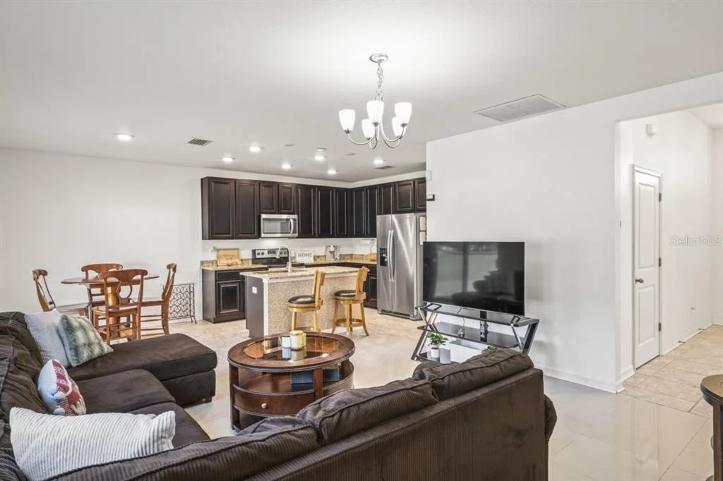 Photo of 571 OLD WINDSOR WAY
