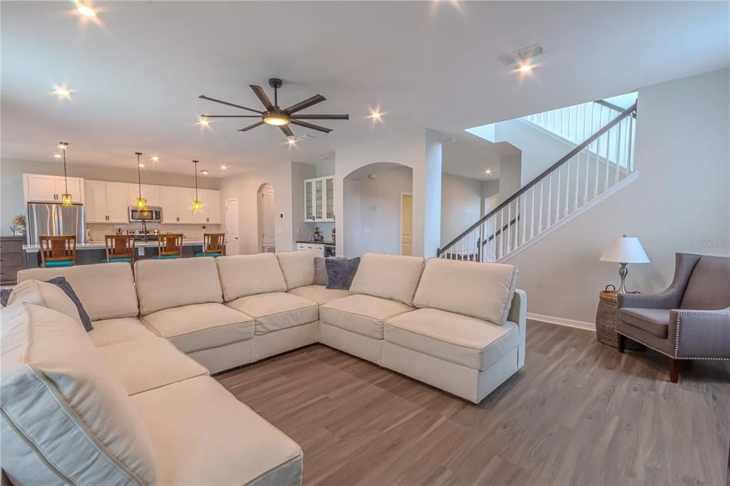 Photo of 1261 LONE PALM WAY