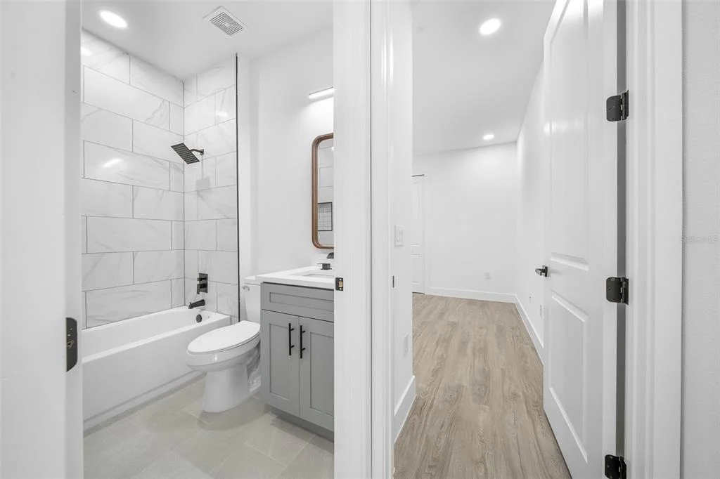 Photo of 4 OAK CIRCLE