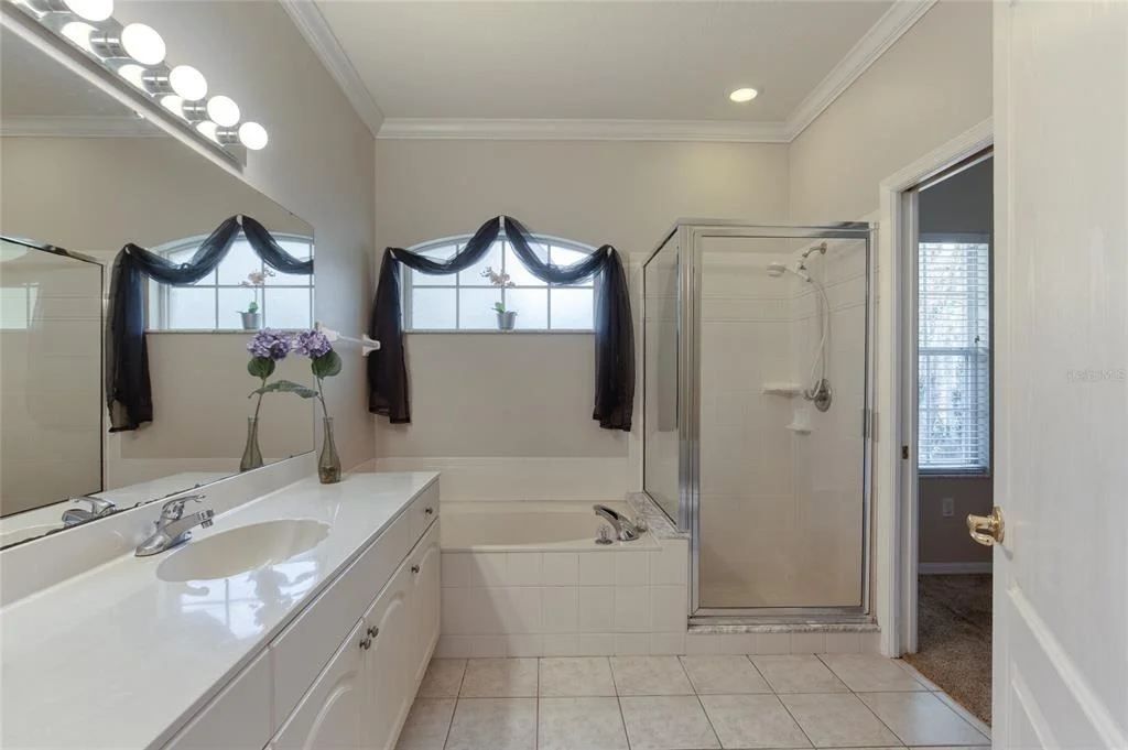 Photo of 5 WATERCLIFF LANE