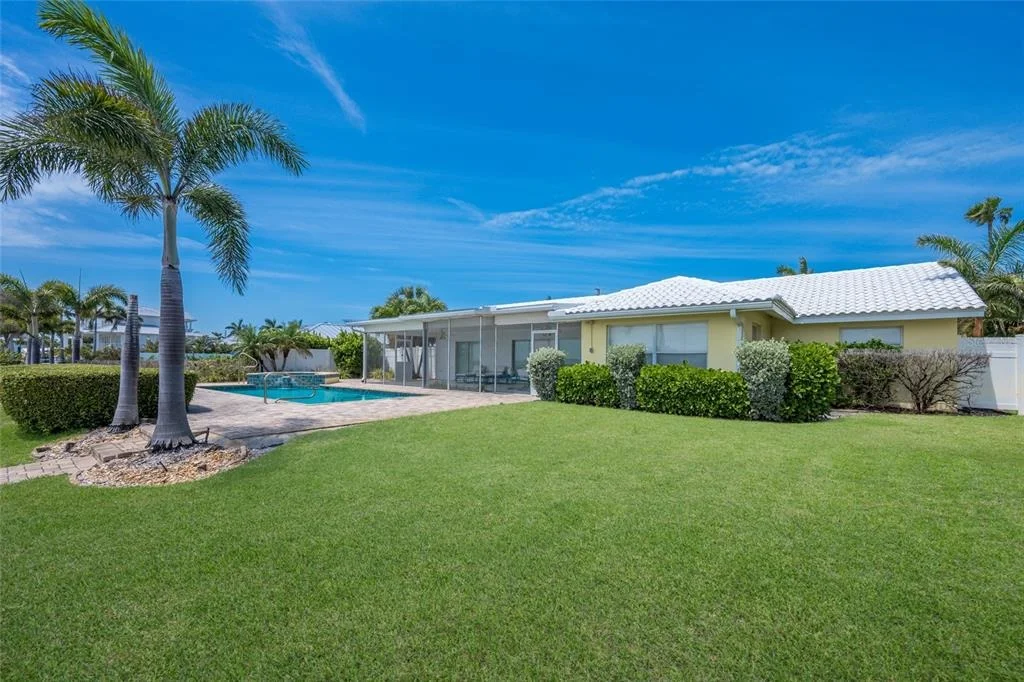 Photo of 633 KEY ROYALE DRIVE