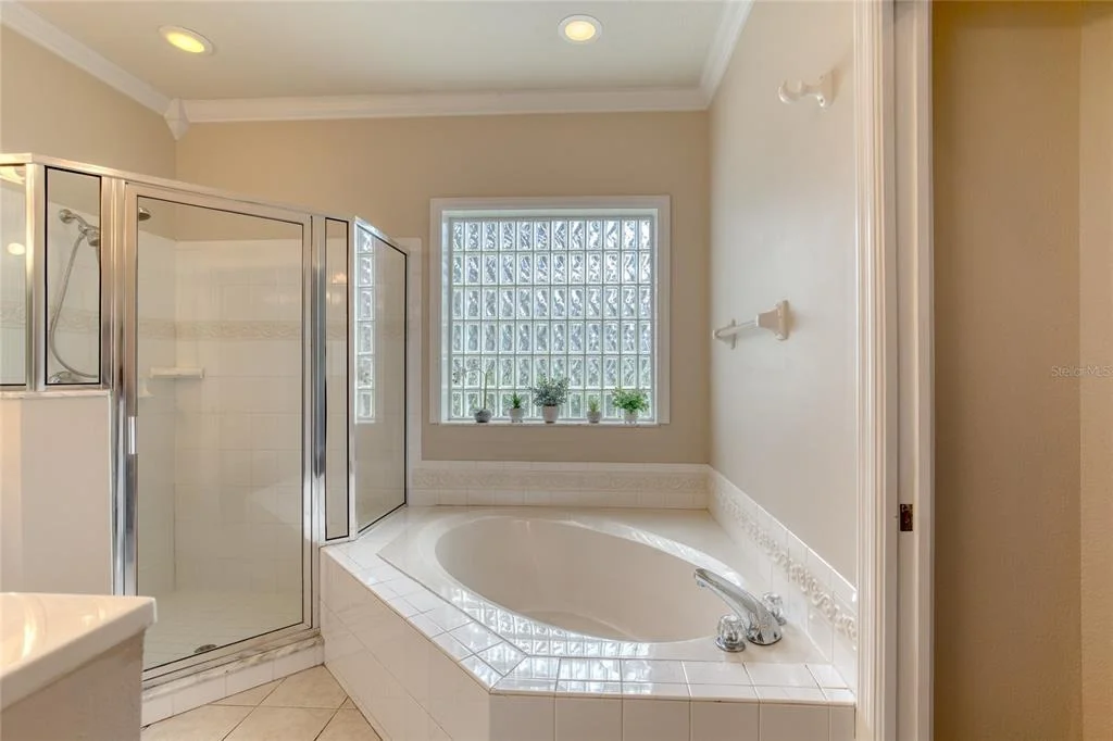 Photo of 5 WATERCLIFF LANE