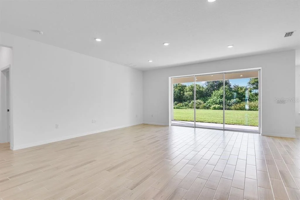 Photo of 846 JUNONIA BOULEVARD