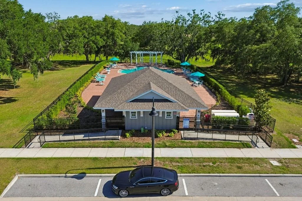 Photo of 1101 LONE PALM WAY