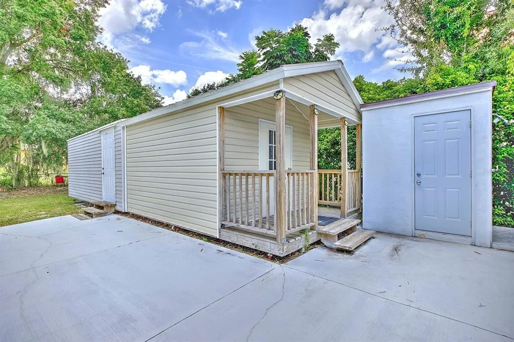 Photo of 4160 LAKEVIEW DRIVE