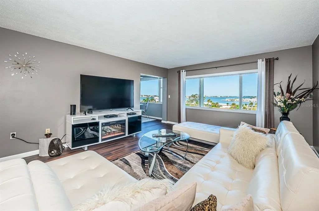 Photo of Unit 604 at 4725 COVE CIRCLE