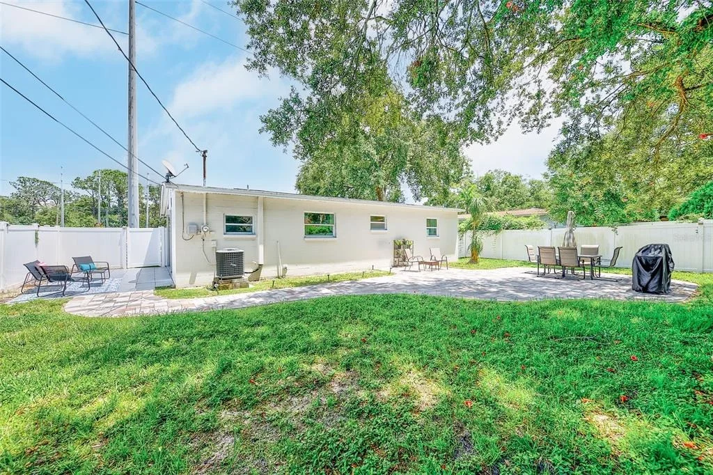 Photo of 10664 STARKEY ROAD