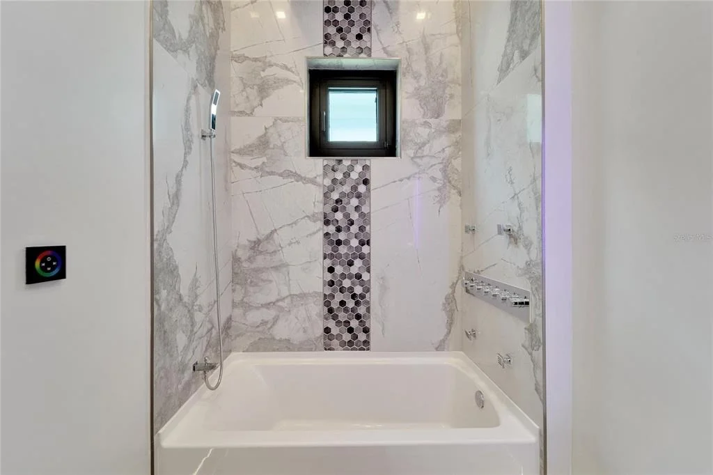 Photo of 6540 SIMONE SHORES CIRCLE