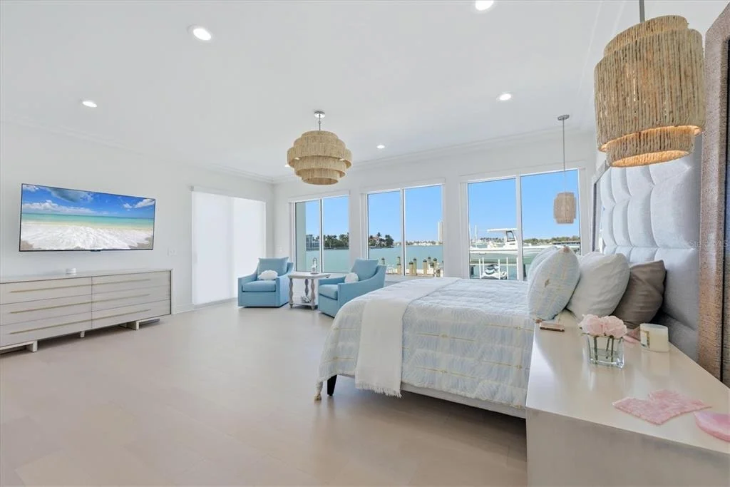 Photo of 216 BIRD KEY DRIVE
