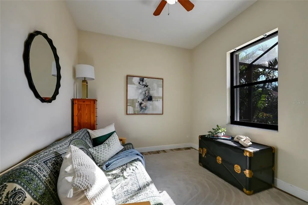 Photo of 525 MAST DRIVE