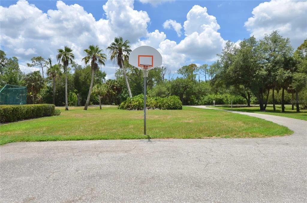 Photo of 630 N RIVER ROAD