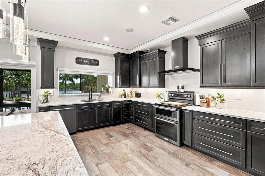 Photo of 2424 HARBOUR DRIVE