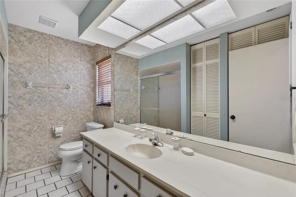 Photo of 5852 LINCOLN ROAD