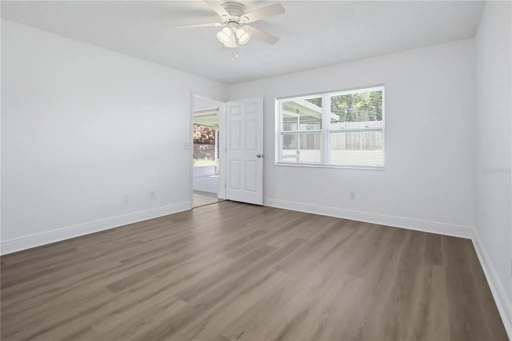 Photo of 1060 DEES DRIVE