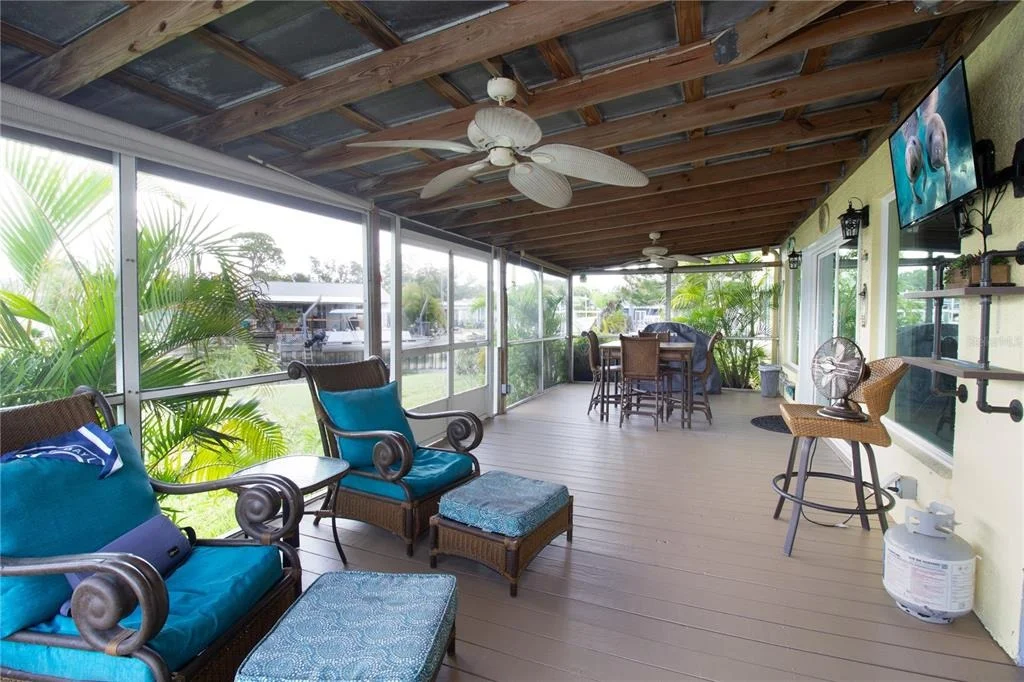 Photo of 318 CIRCLE DRIVE
