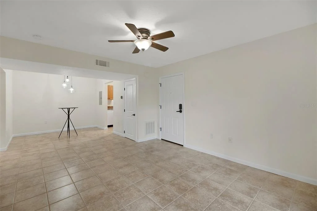 Photo of Unit 2 at 220 MOREE LOOP