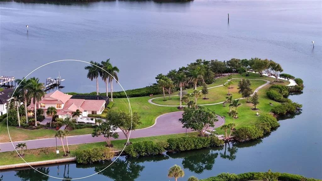 Photo of 321 LOOKOUT POINT DRIVE