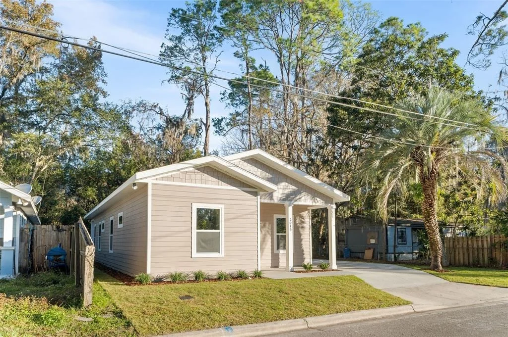 Photo of 2016 NE 3RD AVENUE