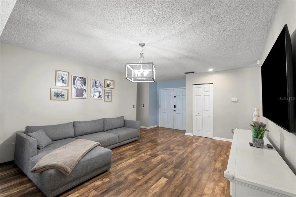Photo of 4010 BRAESGATE LANE