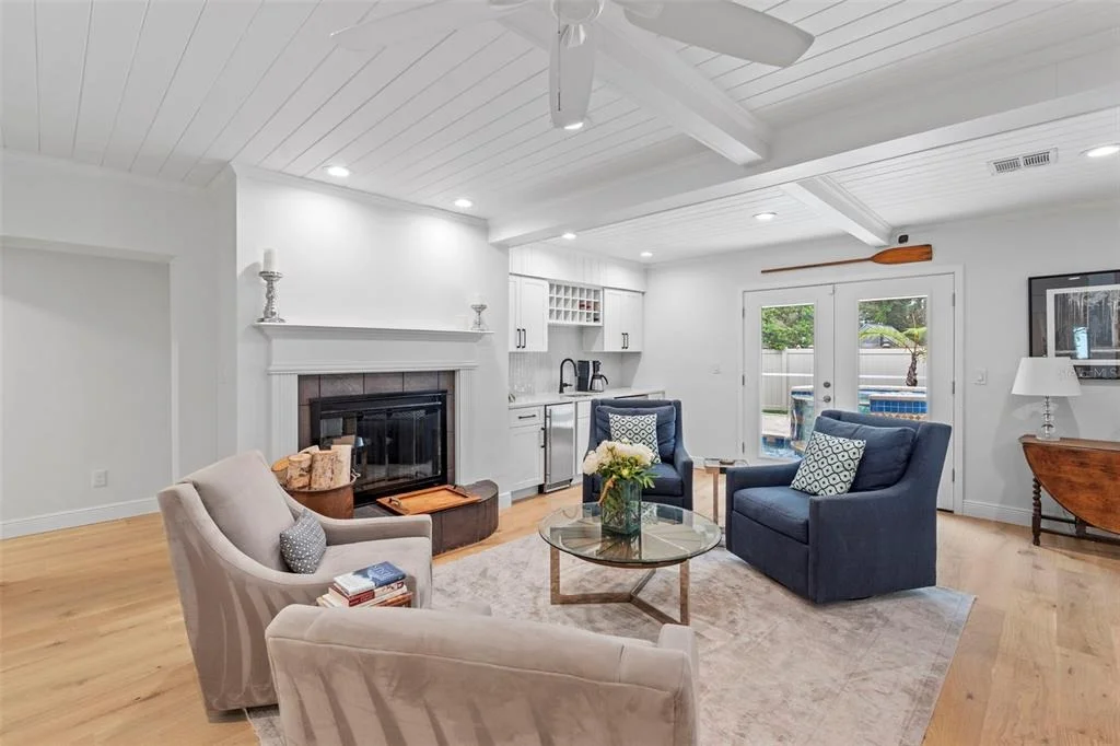 Photo of 480 W DAVIS BOULEVARD