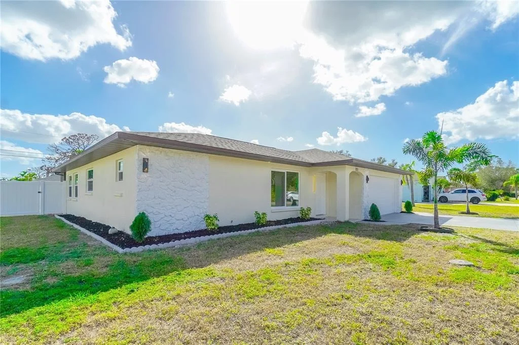 Photo of 1461 ROYAL ROAD