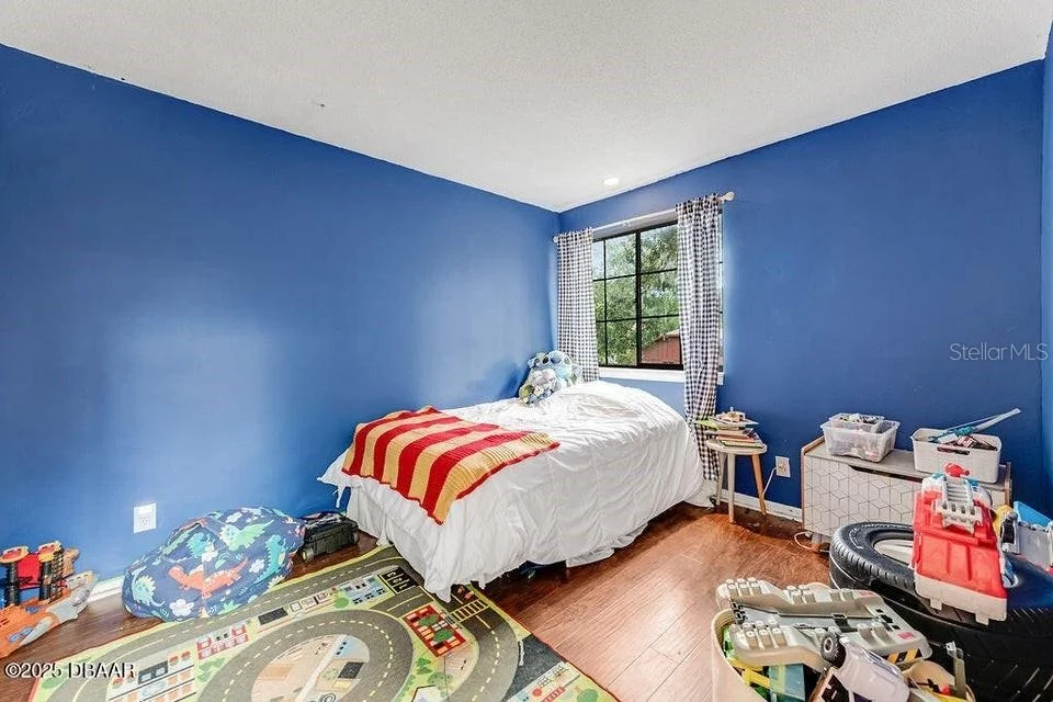 Photo of 28 BAYMEADOW COURT