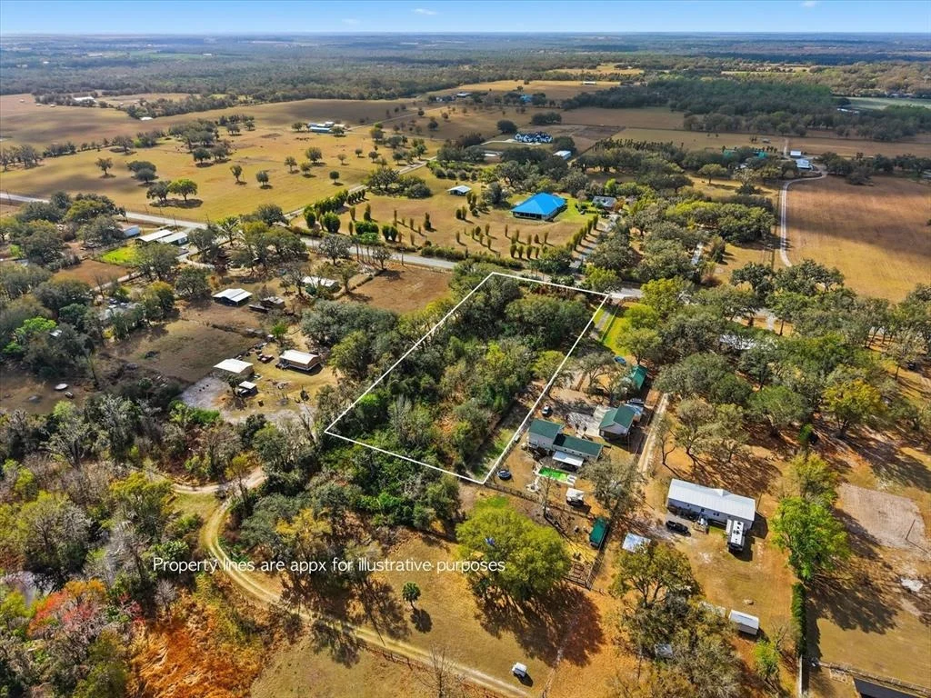 Photo of 8529 LITHIA PINECREST ROAD