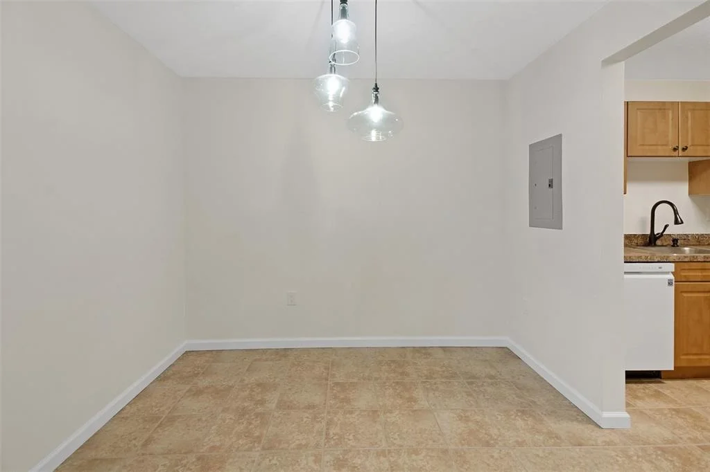 Photo of Unit 2 at 220 MOREE LOOP